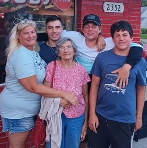 Meet your Posher, Janet